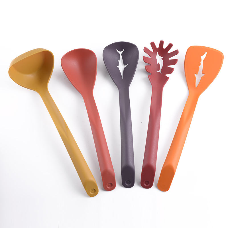 5 In 1 Spoon Set Durable Quality Stylish Design Easy To Use Perfect Choice For Kitchen (Plastic) - Image 2