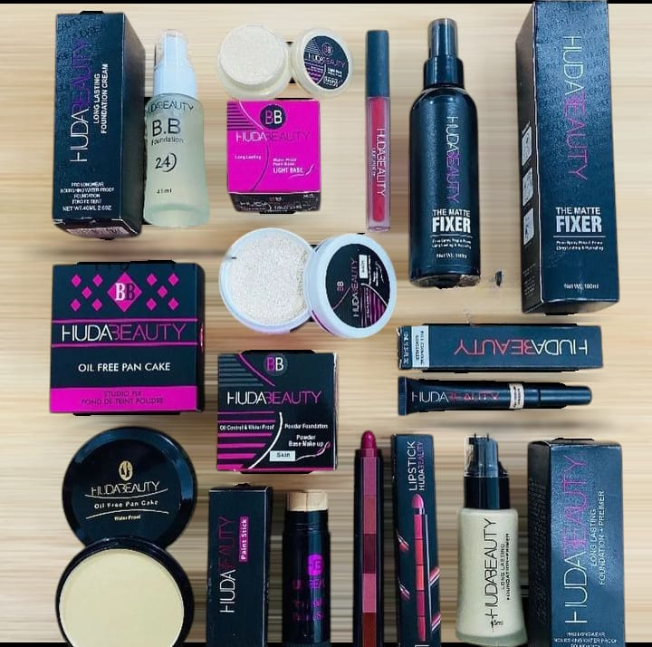 10 in 1 Makeup Deal / Huda Beauty Makeup Bundle perfect for all your beauty - Image 2