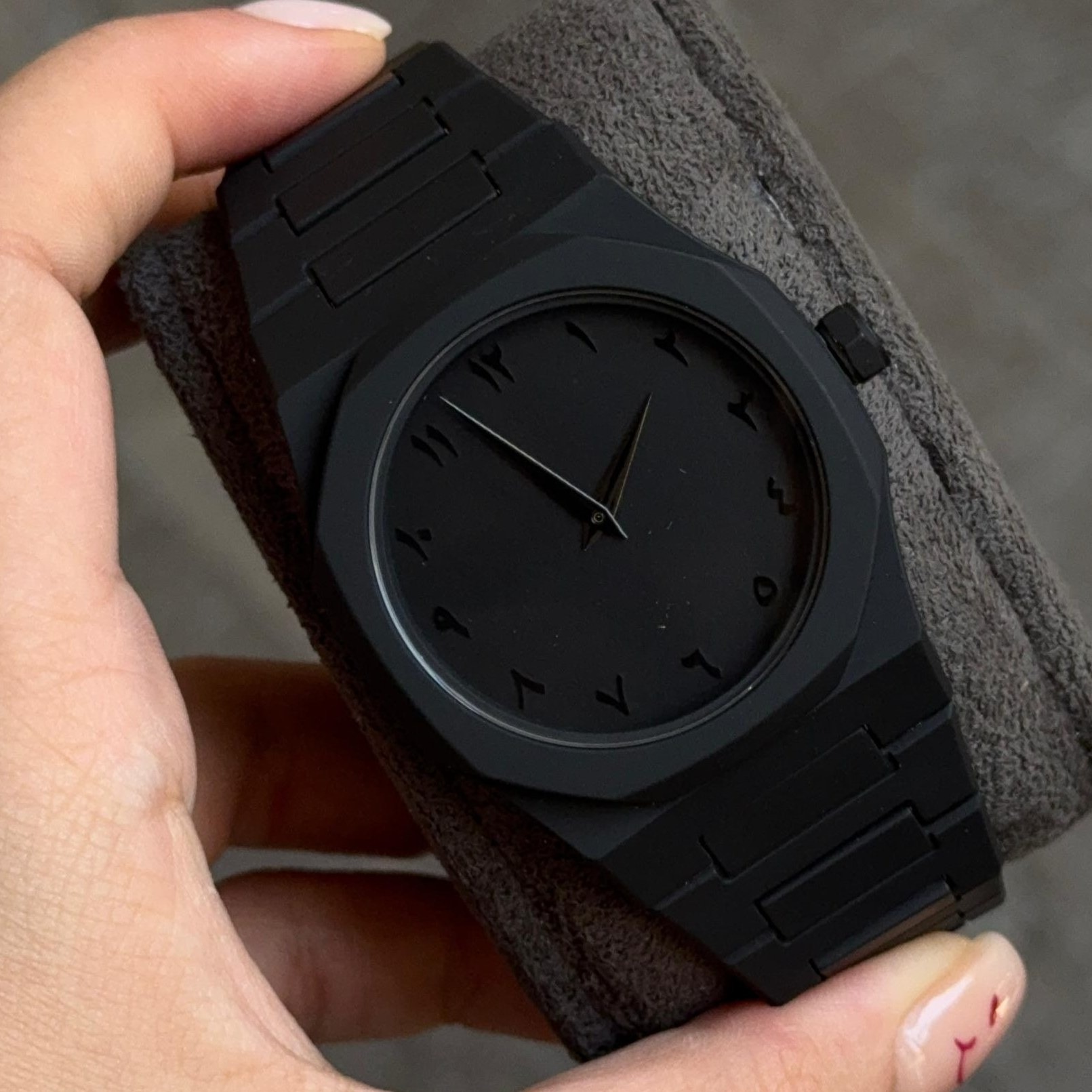 Black Aura Couple Watch – Elegant Matching Timepieces, Stylish Fashion Accessories for Men and Women-without box - Image 4