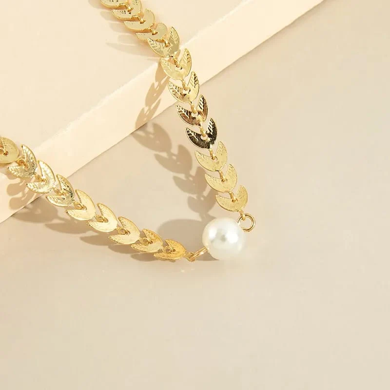 Pearl & Leaf Korean Beautiful Pendant Necklace – Elegant Golden Alloy Necklace - Image 3
