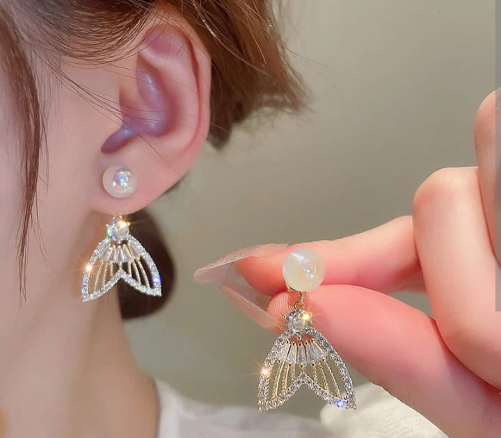 Golden Fishtail Luxury Sparkling Crystal Rhinestones Pearl Earrings for Women Girls - Image 2