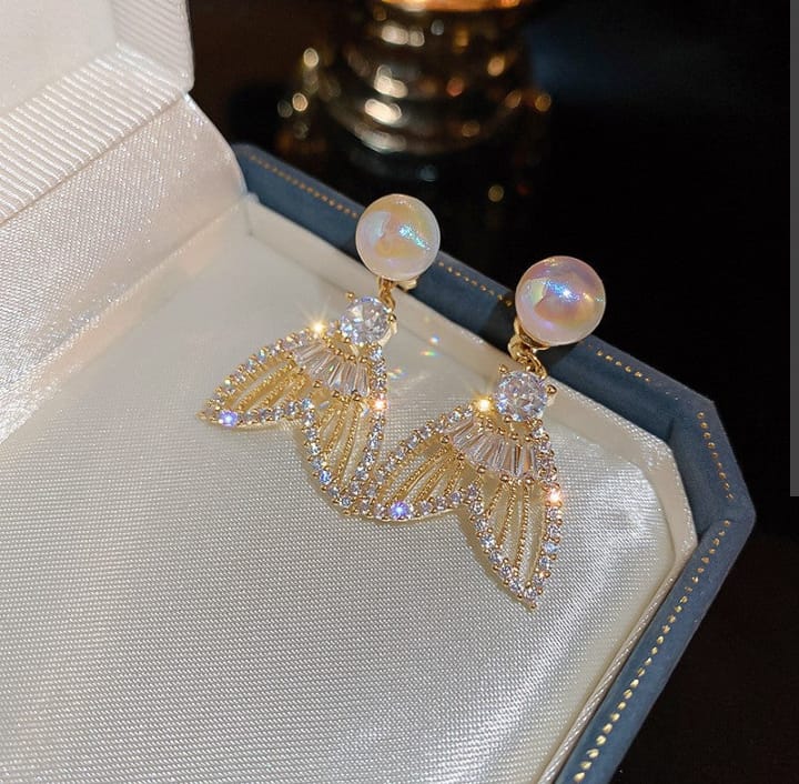 Golden Fishtail Luxury Sparkling Crystal Rhinestones Pearl Earrings for Women Girls - Image 4