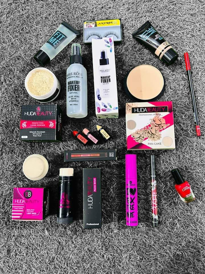 Makeup Deal Pack Of 13 - Image 2