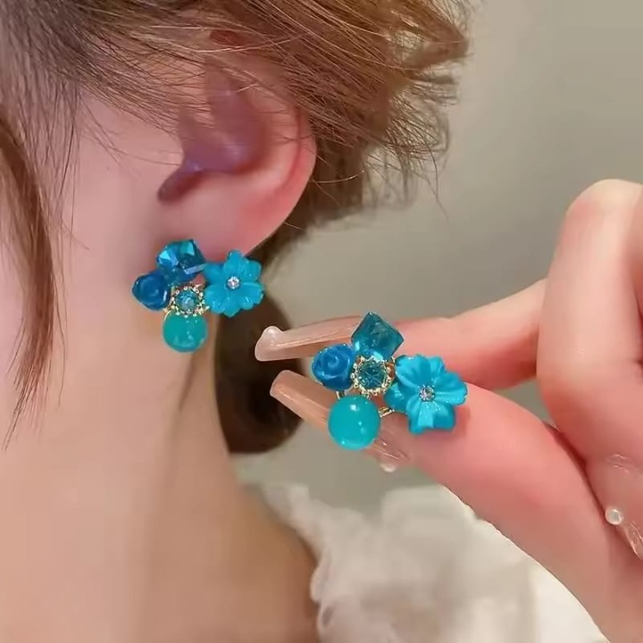 Flower Crystal Korean Earrings – Elegant Women’s Fashion Jewelry in Multiple Colors (Black, Blue, Red, Yellow, Green, Sky Blue, Purple, Light Pink, Dark Pink (AXT-104) - Image 9