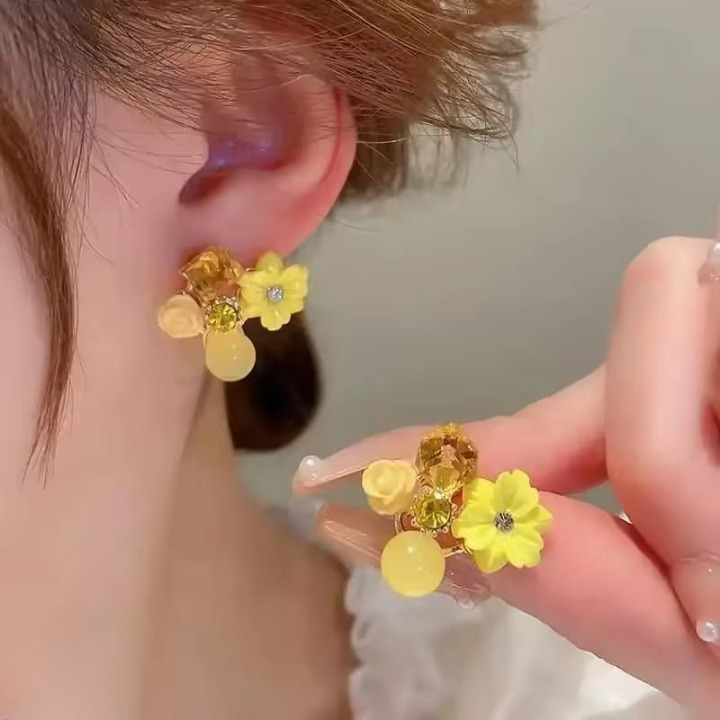 Flower Crystal Korean Earrings – Elegant Women’s Fashion Jewelry in Multiple Colors (Black, Blue, Red, Yellow, Green, Sky Blue, Purple, Light Pink, Dark Pink (AXT-104) - Image 10
