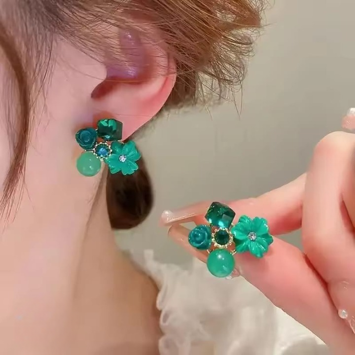 Flower Crystal Korean Earrings – Elegant Women’s Fashion Jewelry in Multiple Colors (Black, Blue, Red, Yellow, Green, Sky Blue, Purple, Light Pink, Dark Pink (AXT-104) - Image 8