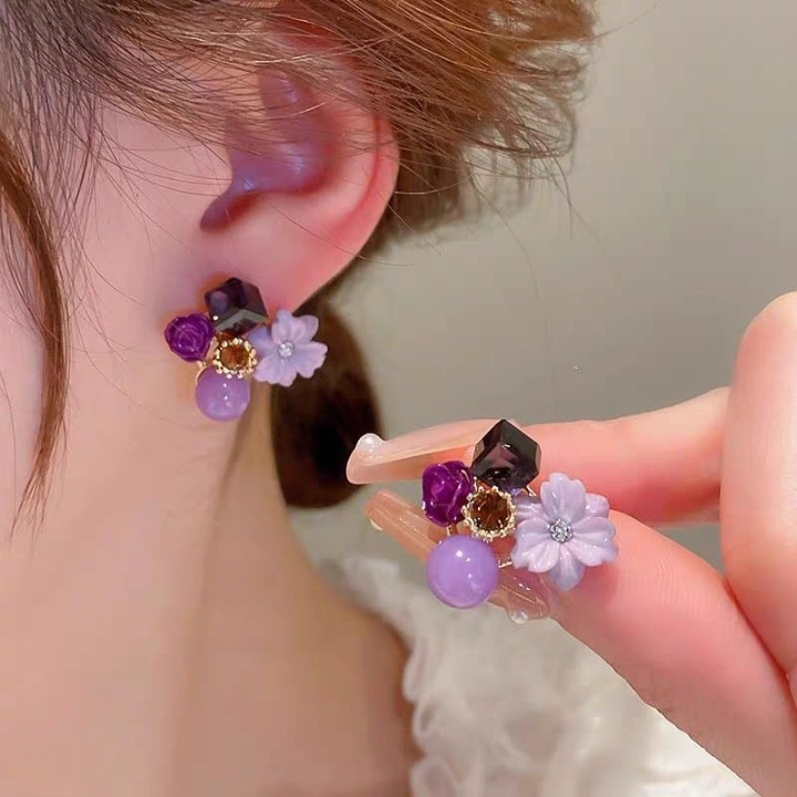 Flower Crystal Korean Earrings – Elegant Women’s Fashion Jewelry in Multiple Colors (Black, Blue, Red, Yellow, Green, Sky Blue, Purple, Light Pink, Dark Pink (AXT-104) - Image 5