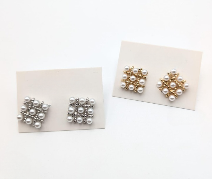 Pearl Square Korean Earrings – Elegant Women’s Fashion Jewelry in Silver and Golden Colors PJT-106 - Image 4